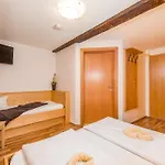 Kleine Bio Tiefenbach Hotell