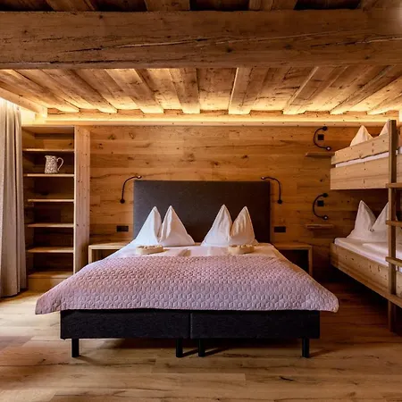 Kleine Bio Tiefenbach Otel *