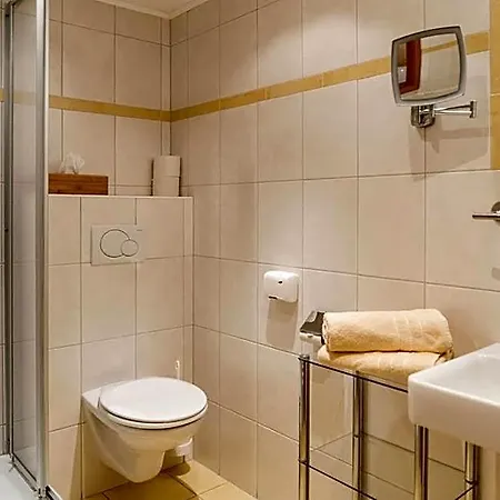 Kleine Bio Tiefenbach Hotel *