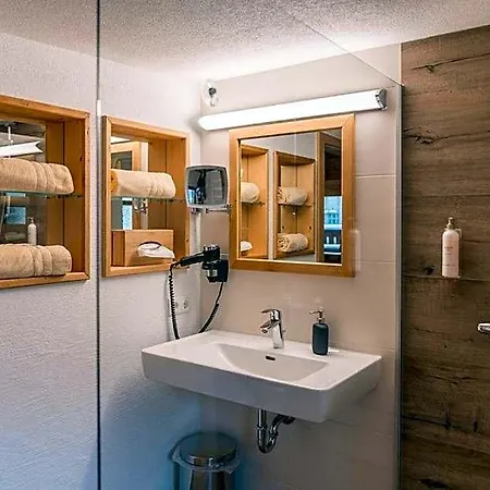 Hotel Kleine Bio Tiefenbach *