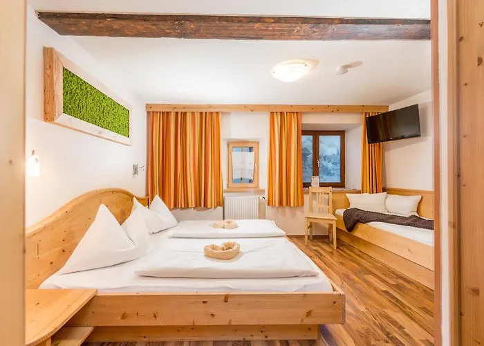 Kleine Bio Tiefenbach 酒店 斯拉德明