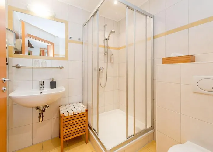 Kleine Bio Tiefenbach 酒店 *